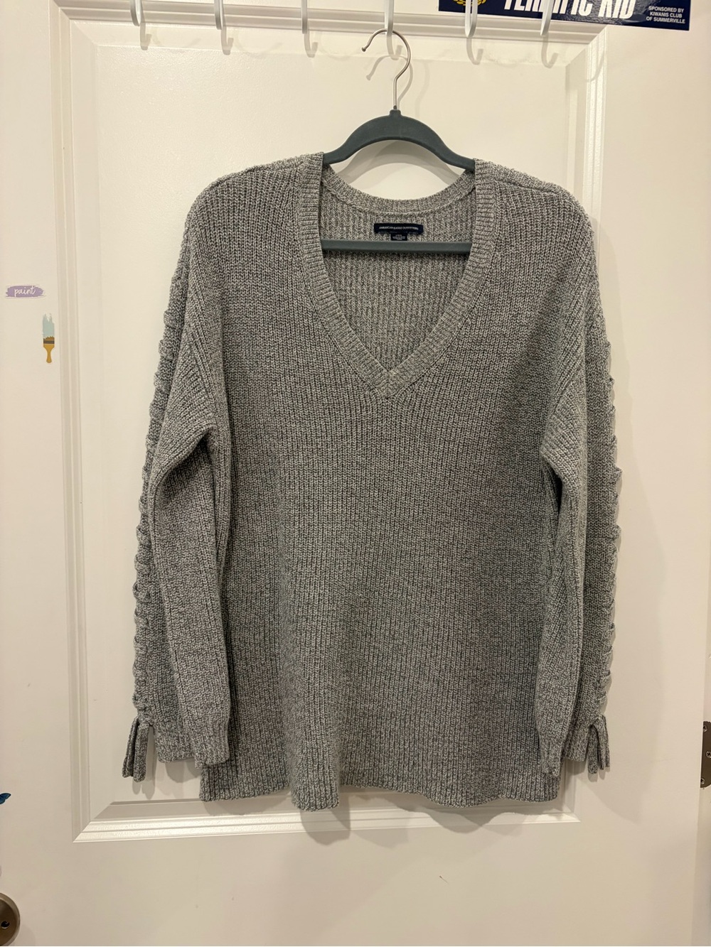American Eagle Outfitters Gray V-Neck Cable Sleeve Sweater